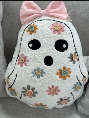 Goblin & Ghoul Floral Ghost Plush Pillow with Pink Bow